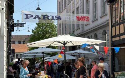 Jeg deltager på det festlige Parisermarked d. 25.5.24